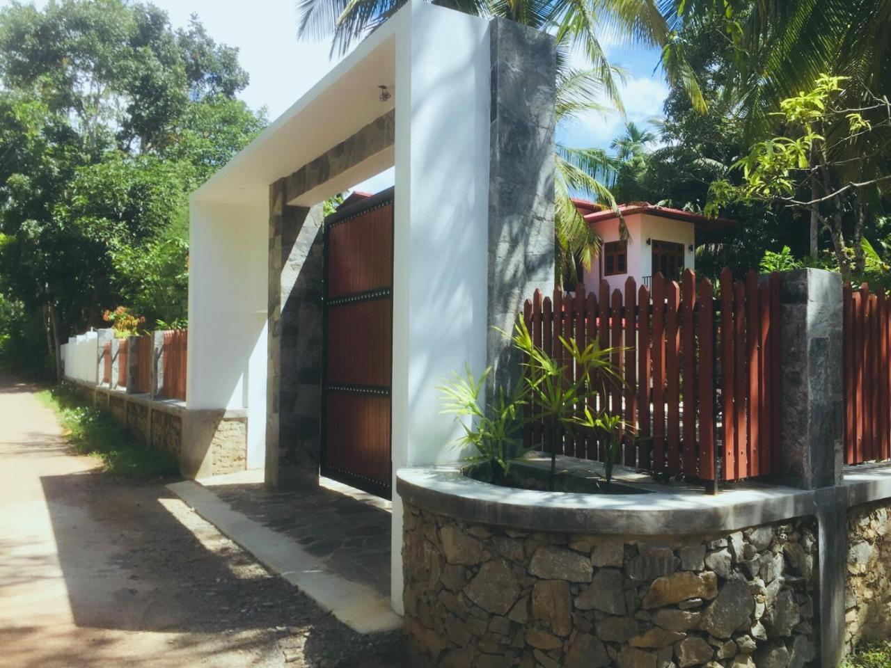 Casa Blanca Hotell Ahangama Eksteriør bilde