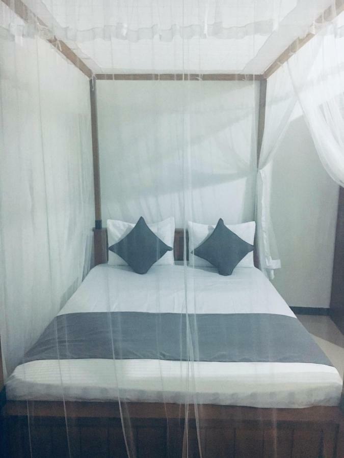 Casa Blanca Hotell Ahangama Eksteriør bilde